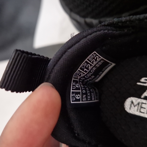 Skechers Elite Flex Memory Foam Sneakers (toddler size 6) - Picture 7 of 7